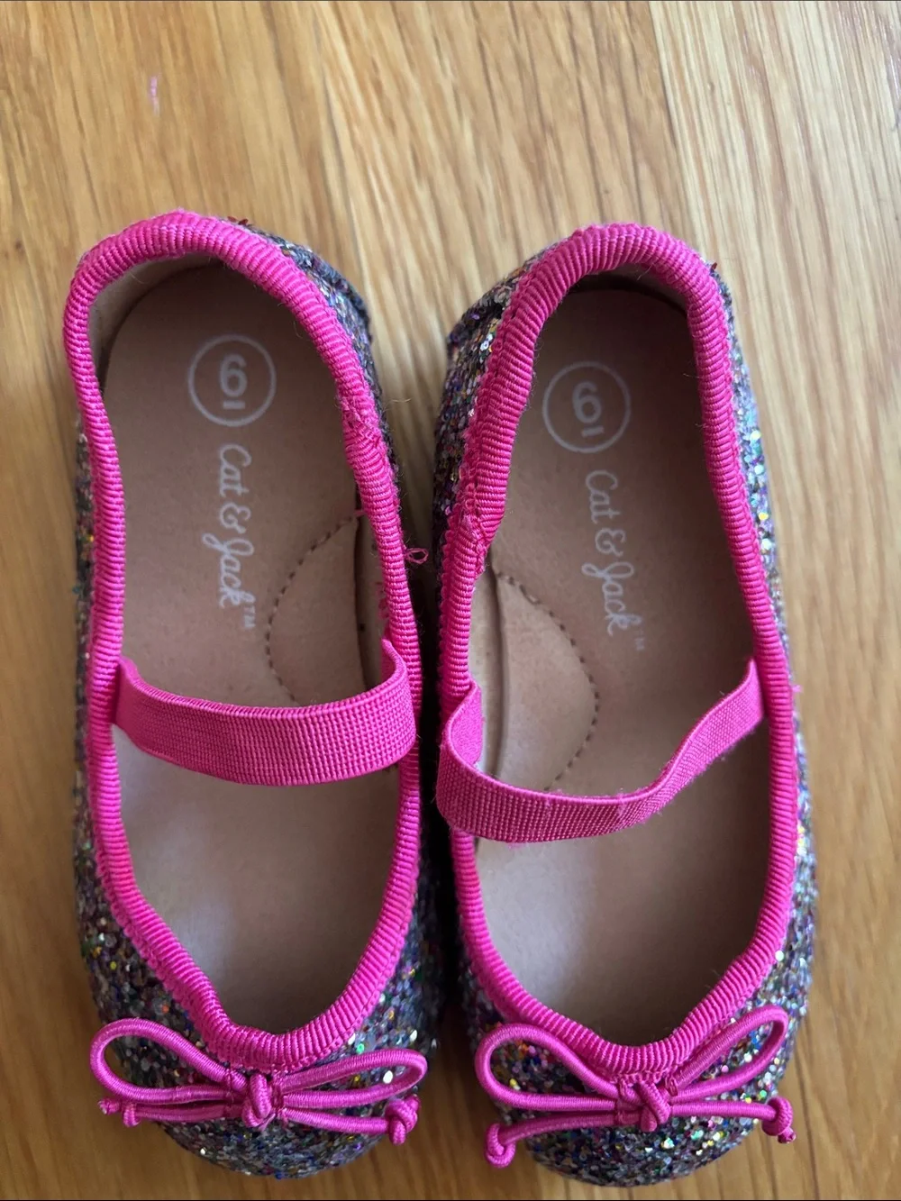 Size 6 Toddler Cat & Jack Glittery Mary Jane’s